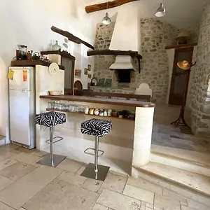 https://maison-a-vergol-en-pleine-garrigue.hotels-rhonealpes.com