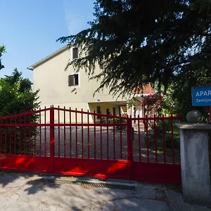 https://apartments-milica.in-istria.net